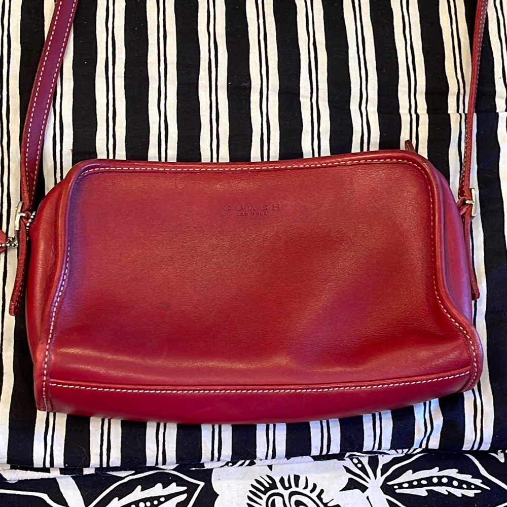Rare red leather vintage Coach camera bag purse crossbody great condition